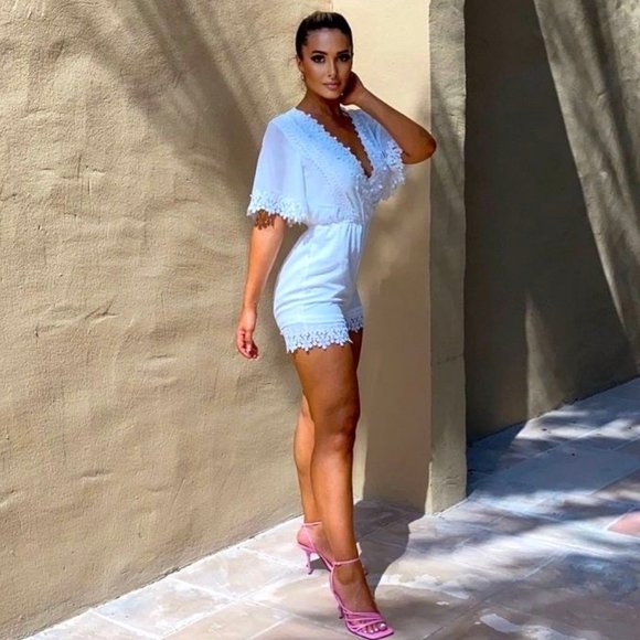 White Crochet Lace Trim Short Sleeve V-Neck Romper Playsuit - Picture 5 of 9